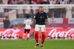 Mbappe cười hả hê khi Kane sút trượt penalty